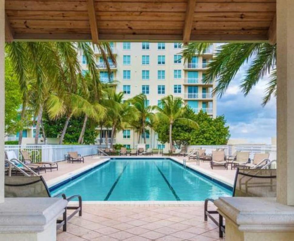 Tropical Coastal Resort ボイントンビーチ エクステリア 写真